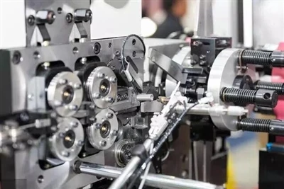 Cách thiết kế các lỗ xử lý thân xe ô tô: Các loại & phương pháp hay nhất